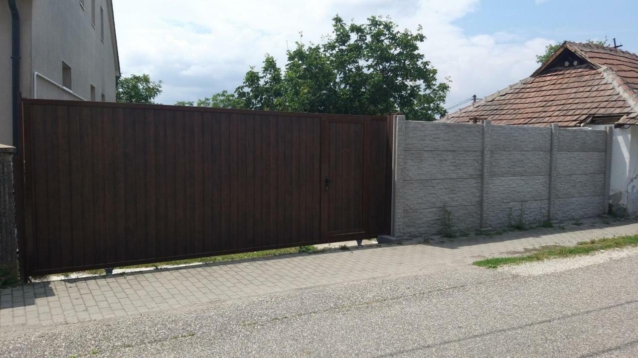 Kupai Apartman Daire Tiszaújváros Dış mekan fotoğraf